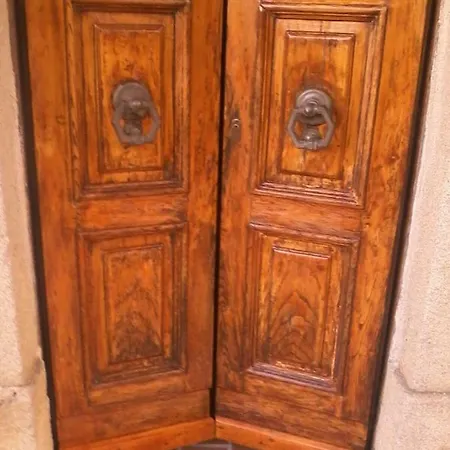 Medieval Mountain Life Apartamento